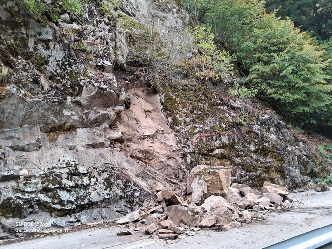 Felssturz an Landstraße Kreis Waldshut Felssturz an Landstraße Kreis Waldshut