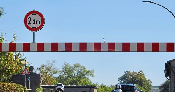 Besigheim: Polizei greift jetzt auf Neckarbrücke durch