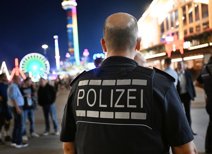Polizei auf den Cannstatter Wasen