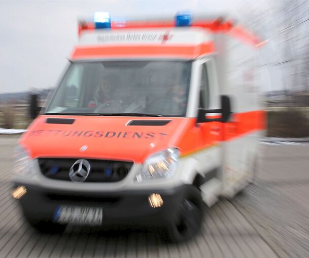 Die Verletzten wurden ins Krankenhaus gebracht. Die Verletzten wurden ins Krankenhaus gebracht.