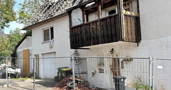 Abgesperrte Ruine: Wie lange dieser Zustand noch andauern werde, darauf habe die Kommune keinen Einfluss, sagt Bürgermeisterin Simone Lehnert.