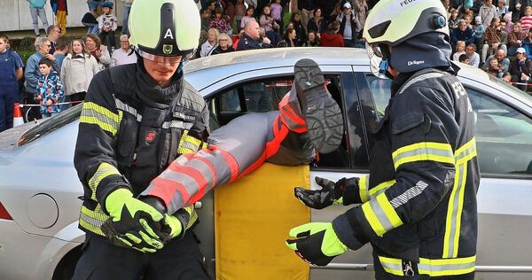 Die Feuerwehr Asperg bei ihrer Hauptübung.