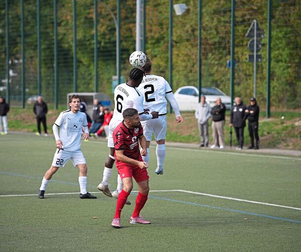 Die Spieler der Spvgg Besigheim (in weißen Trikots) waren den Kornwestheimern deutlich überlegen.
