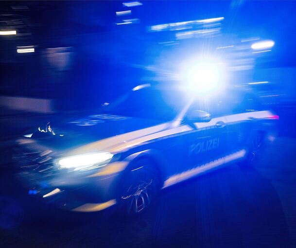Die Polizei sucht Zeugen und Geschädigte. Die Polizei sucht Zeugen und Geschädigte.