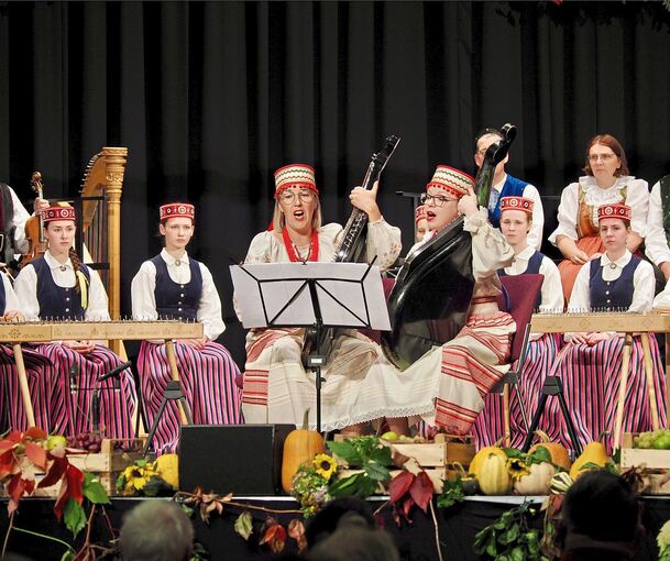 Das ukrainische Banduristinnen-Duo „Berehynja“.