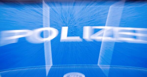 Driver veers into oncoming traffic between Remseck and Kornwestheim
