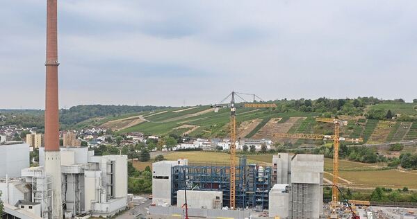 Die Baustelle für die Klärschlammverbrennung am Neckar: Auch für diese Anlage will die EnBW Grundwasser nutzen.