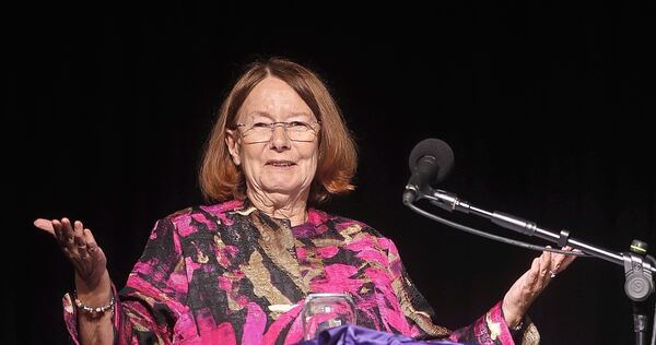 Evelyne Gebhardt spricht in Besigheim über 60 Jahre Städtepartnerschaft.