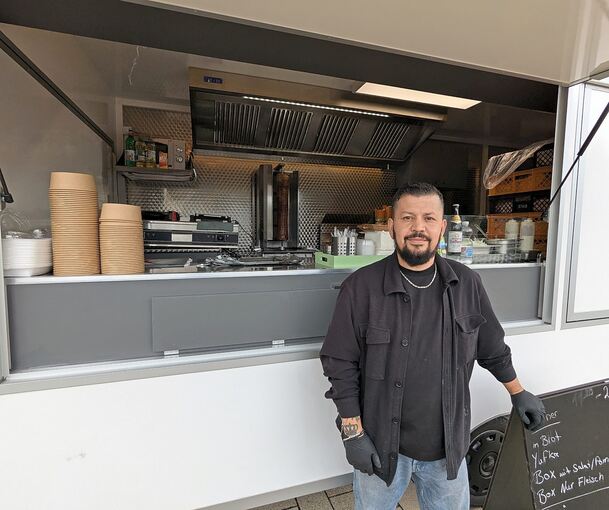 Ali Tasocak vor dem Imbisswagen: Eine Woche lang hat „Pimp my Kebap“ erkundet, wie viel Appetit die Walheimer auf Döner haben.