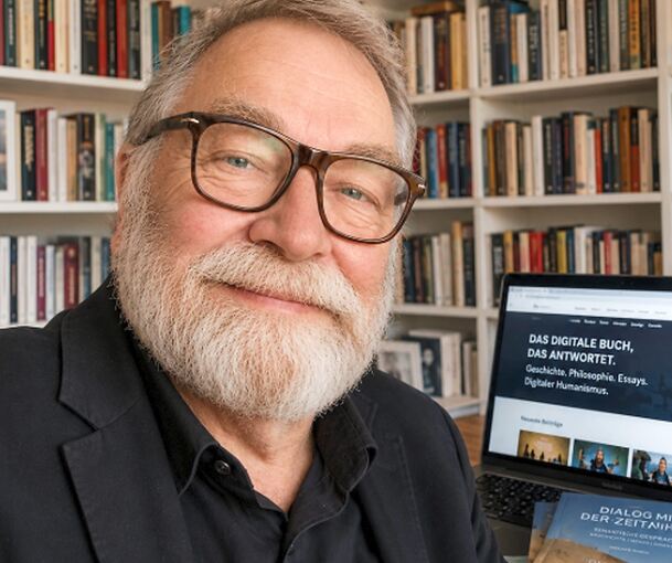 Wolfgang Bossert sagt, dass sich mit der digitalen Welt für ihn ein neuer Raum geöffnet habe.