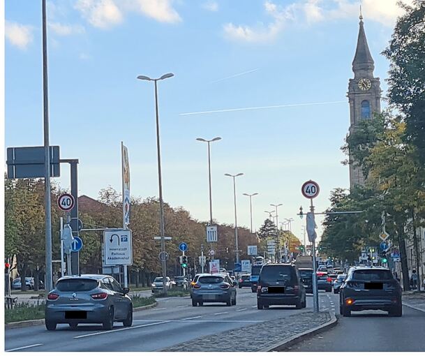 Zugedeckt: Die Ampeln nach dem Tunnel auf der Stuttgarter Straße gaben dem Verkehr in der Rotphase einst die Gelegenheit, von rechts einfacher auf die B27 einzufädeln. Jetzt ist Schluss damit.