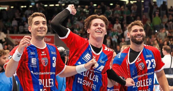 Reißt seine Teamkollegen mit: Nikola Vlahovic (links) mit Maxim Orlov (Mitte) und Marcus Norrbrink.