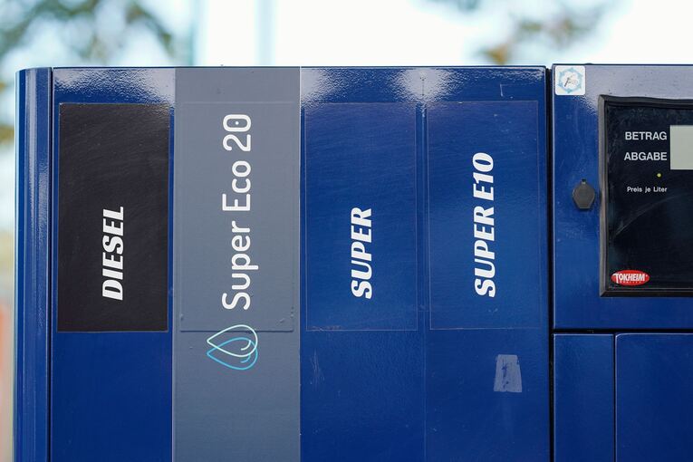 Erste öffentliche Tankstelle mit E20-Zapfsäule in Deutschland