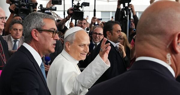 Papst Leo XIV verlässt Krankenhaus