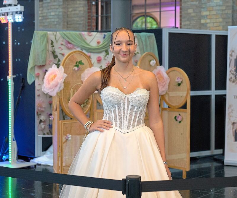 Inspiration für das passende Kleid gibt es bei einer Modenschau. Inspiration für das passende Kleid gibt es bei einer Modenschau.