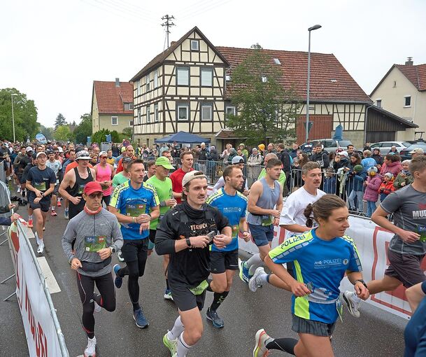 Viele Läuferinnen und Läufer nehmen am Bottwartal-Marathon teil.