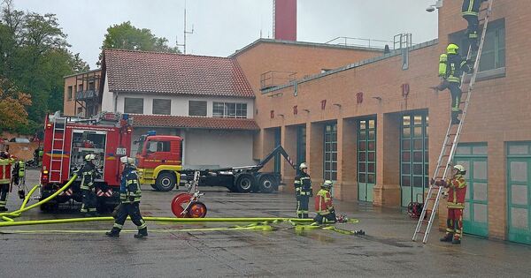 Wohnungsbrand in Ludwigsburg: Feuerwehrleute meistern anspruchsvolle Übung