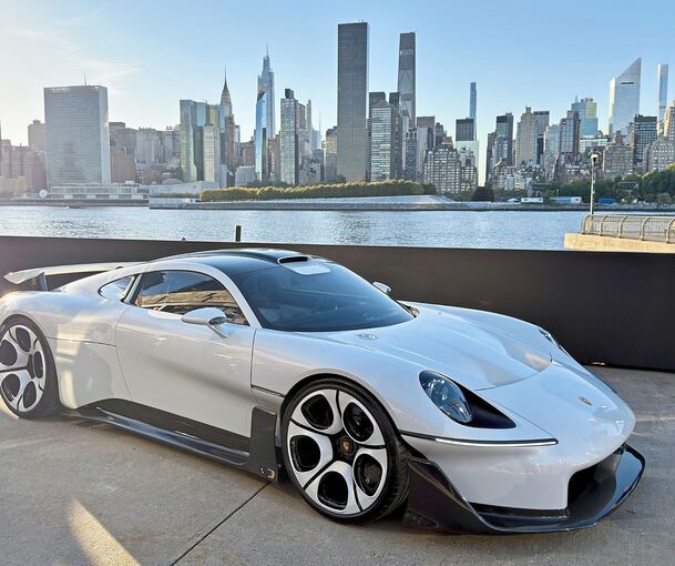 Porsche will die Studie Mission S oberhalb des 911 positionieren.