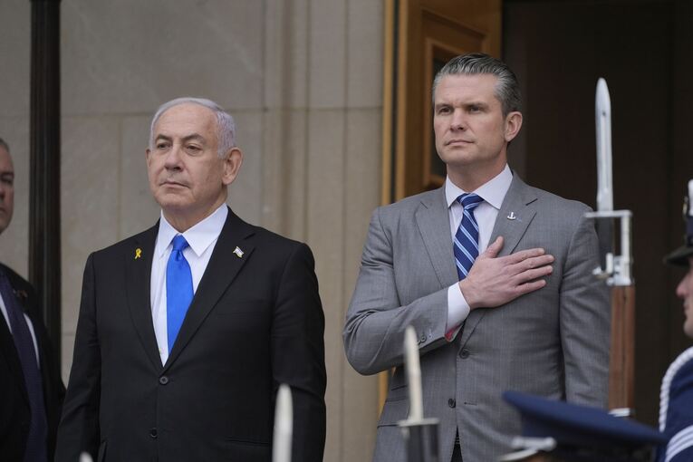 Benjamin Netanjahu und Pete Hegseth Benjamin Netanjahu und Pete Hegseth