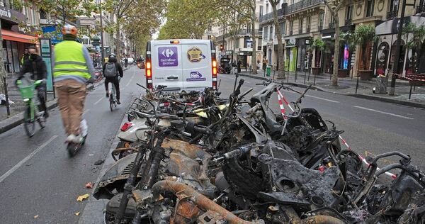 Schwappen die Proteste aus Frankreich und Italien jetzt auch nach Deutschland? Experten sehen die Gefahr, dass Extremisten Schül Schwappen die Proteste aus Frankreich und Italien jetzt auch nach Deutschland? Experten sehen die Gefahr, dass Extremisten Schüler-Demos kapern.