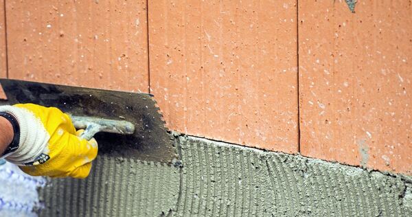 Künstliche Intelligenz soll die Baubranche effektiver machen. Das betrifft aber vor allem die Verwaltung. Beim Handwerk bleibt a Künstliche Intelligenz soll die Baubranche effektiver machen. Das betrifft aber vor allem die Verwaltung. Beim Handwerk bleibt alles beim Alten - bislang.