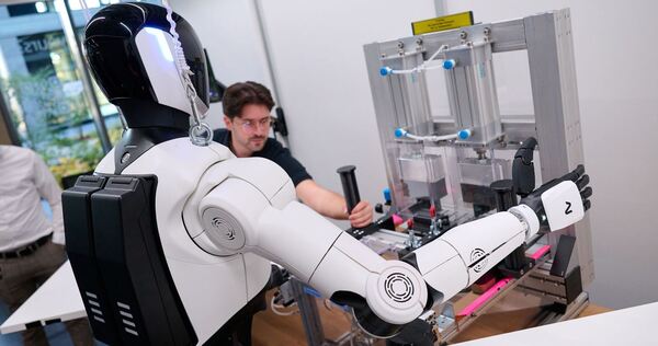 Eröffnung des "TUM RoboGym" Eröffnung des "TUM RoboGym"