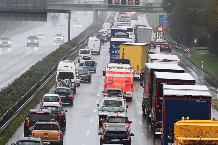 Vor dem Start der Herbstferien in Baden-Württemberg - Verkehr