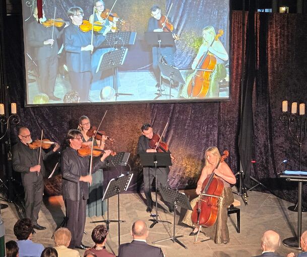 Piotr Plawner spielte schon in den großen Konzertsälen weltweit – und nun mit einem Quartett in der Schule auf dem Laiern.