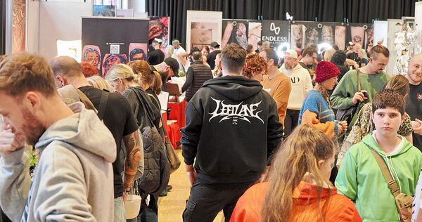 In der Ludwigsburger Reithalle: Volles Haus auf der Tattoo Convention. In der Ludwigsburger Reithalle: Volles Haus auf der Tattoo Convention.