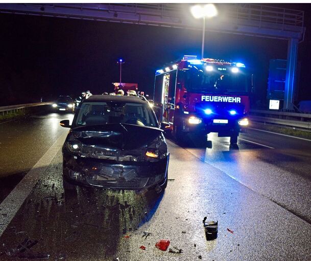 Die Feuerwehr Möglingen und der Rettungsdienst sind am Sonntagabend auf der A81 gefragt.
