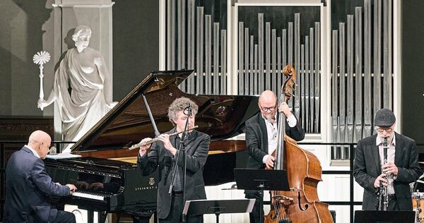 Mitreißende Rhythmen von hochkarätigen Jazz-Visionären erwarten die Besucher bei den 47. Stuttgarter Jazztagen. Im Bild die Klez Mitreißende Rhythmen von hochkarätigen Jazz-Visionären erwarten die Besucher bei den 47. Stuttgarter Jazztagen. Im Bild die Klezmer-Band Kolsimcha. Sie spielt am Samstag, 31. Oktober, um 19.30 Uhr im Theaterhaus Stuttgart.