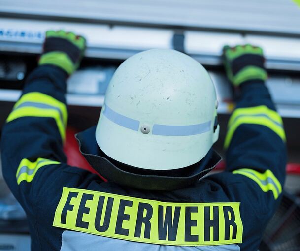 Einsatzkräfte der Feuerwehr waren am Montagmorgen in Schwieberdingen im Einsatz. Einsatzkräfte der Feuerwehr waren am Montagmorgen in Schwieberdingen im Einsatz.