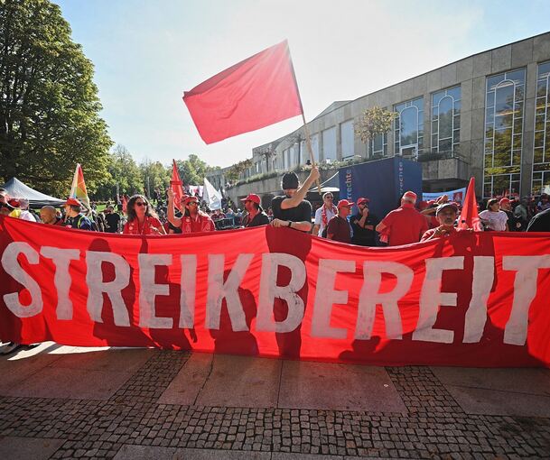 Die IG Metall kündigt Warnstreiks ab dem 1. November an.