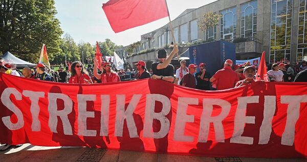 Die IG Metall kündigt Warnstreiks ab dem 1. November an.