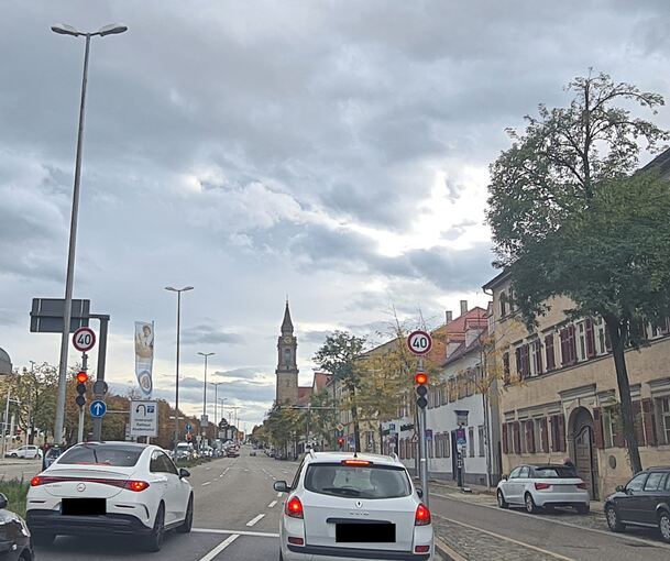 Sie leuchten wieder: die Ampeln an der B27 gen Süden.