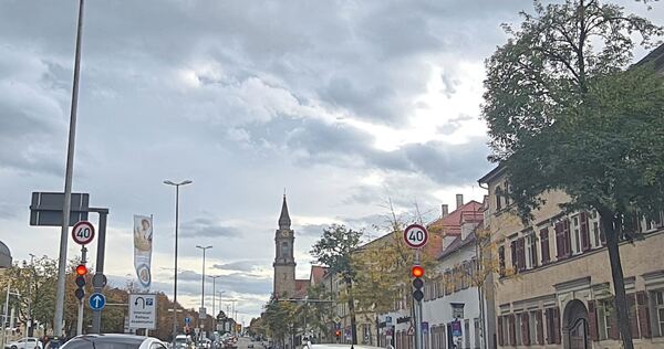 Sie leuchten wieder: die Ampeln an der B27 gen Süden.