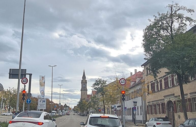 Sie leuchten wieder: die Ampeln an der B27 gen Süden.