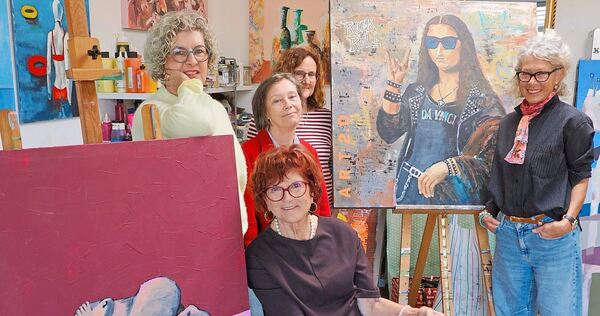Diesmal ganz schön frech (links): Bettina Schwegler, Margit Korby (vorne), Cosima Haidorfer-Schmieder, Iris Klinke und Gabriele Schlossberger (nicht im Bild: Anita Delle).