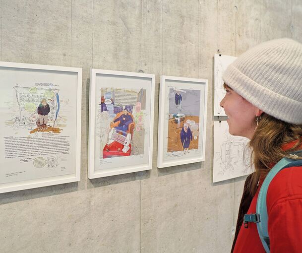 Die sehenswerte Schau bietet einen großen Querschnitt durch das Werk des 1970 in Stuttgart geborenen Künstlers, der sich als redaktioneller Illustrator und zeichnender Bildjournalist versteht.