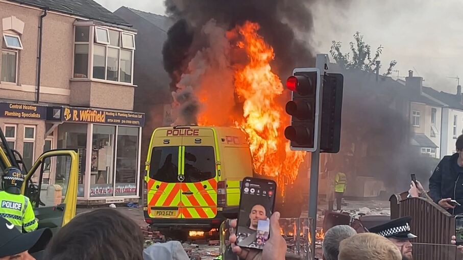 Unruhen nach Bluttat in Southport