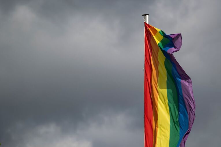 Regenbogenflagge in Stuttgart