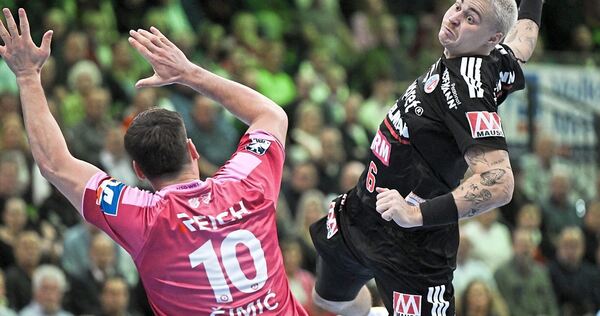 Können für Furore sorgen: Marek Nissen und das Ensemble des HC Erlangen. Können für Furore sorgen: Marek Nissen und das Ensemble des HC Erlangen.