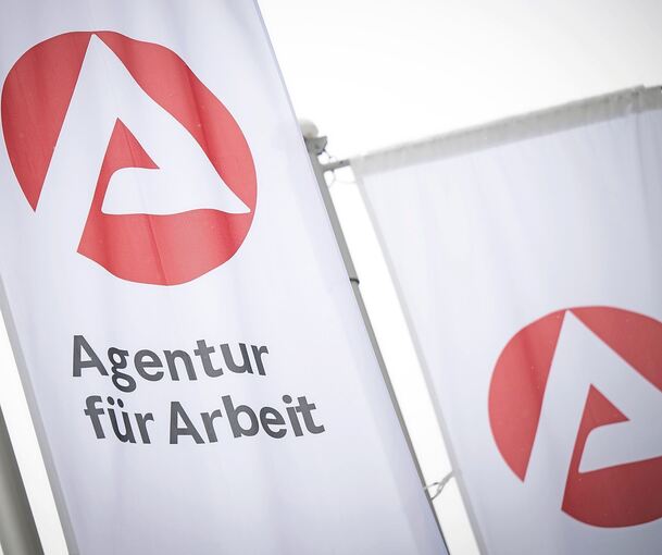 Die Agentur für Arbeit meldet einen nur leichten Rückgang der Arbeitslosigkeit.