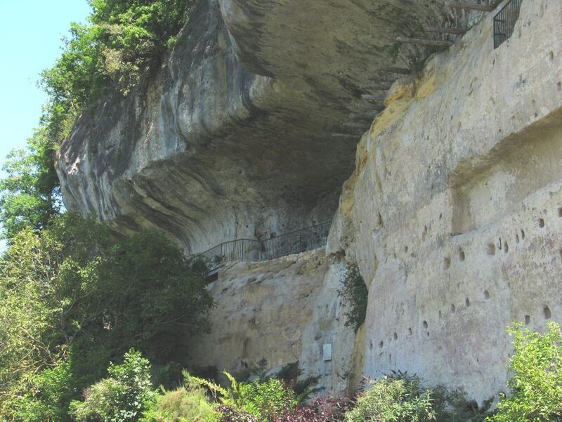 143a.Les Eyzies