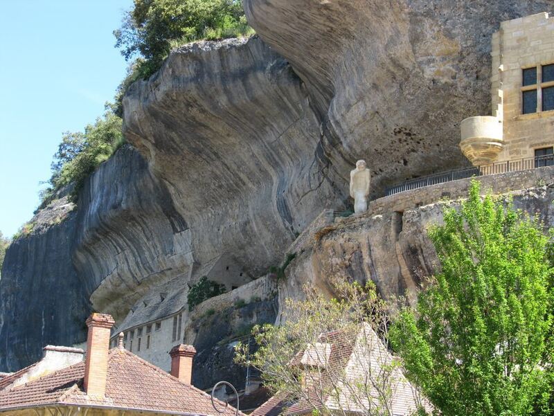 144.Les Eyzies